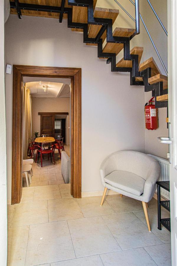 Apartament Modern And Spacious In Center