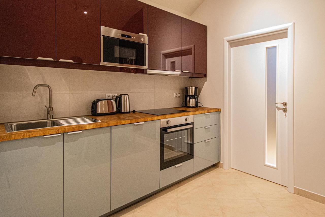 Modern And Spacious In Center * Praga