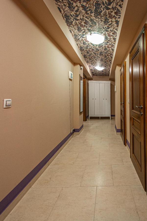 Apartament Modern And Spacious In Center