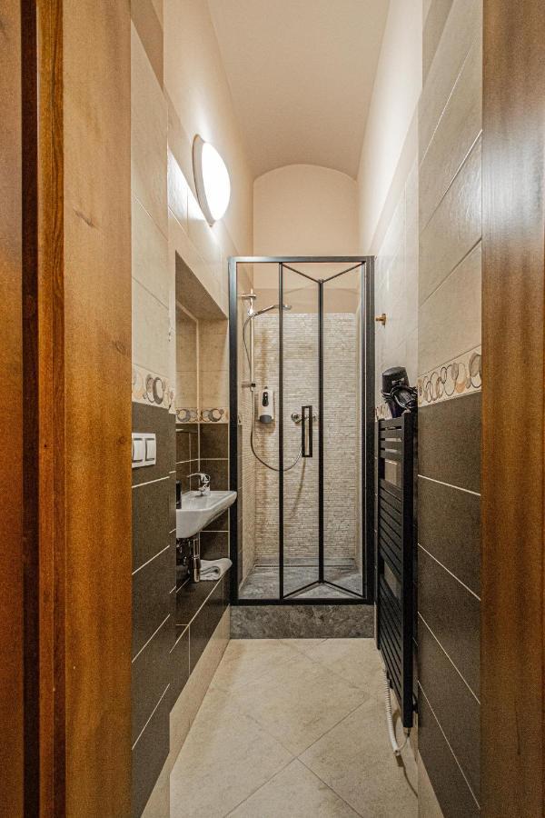 Modern And Spacious In Center * Praga