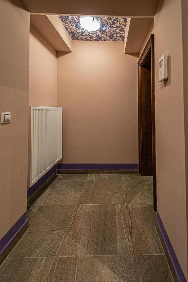 Modern And Spacious In Center Apartament